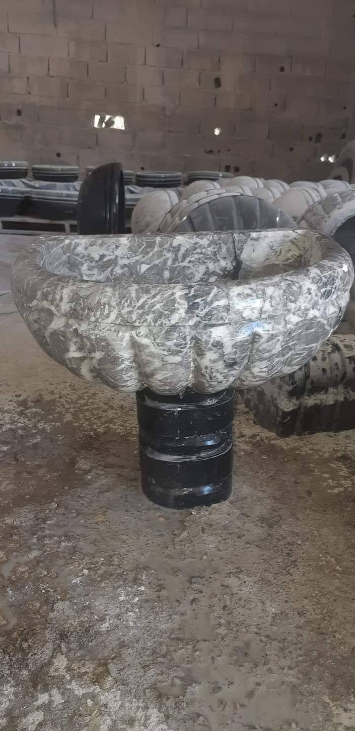 Colonne décorative en pierre