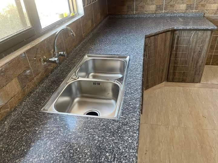 Cuisine complète — Plan et crédence en granit — visuel 2