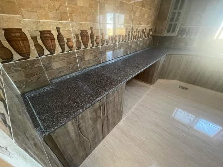 Cuisine complète — Plan et crédence en granit — visuel 3