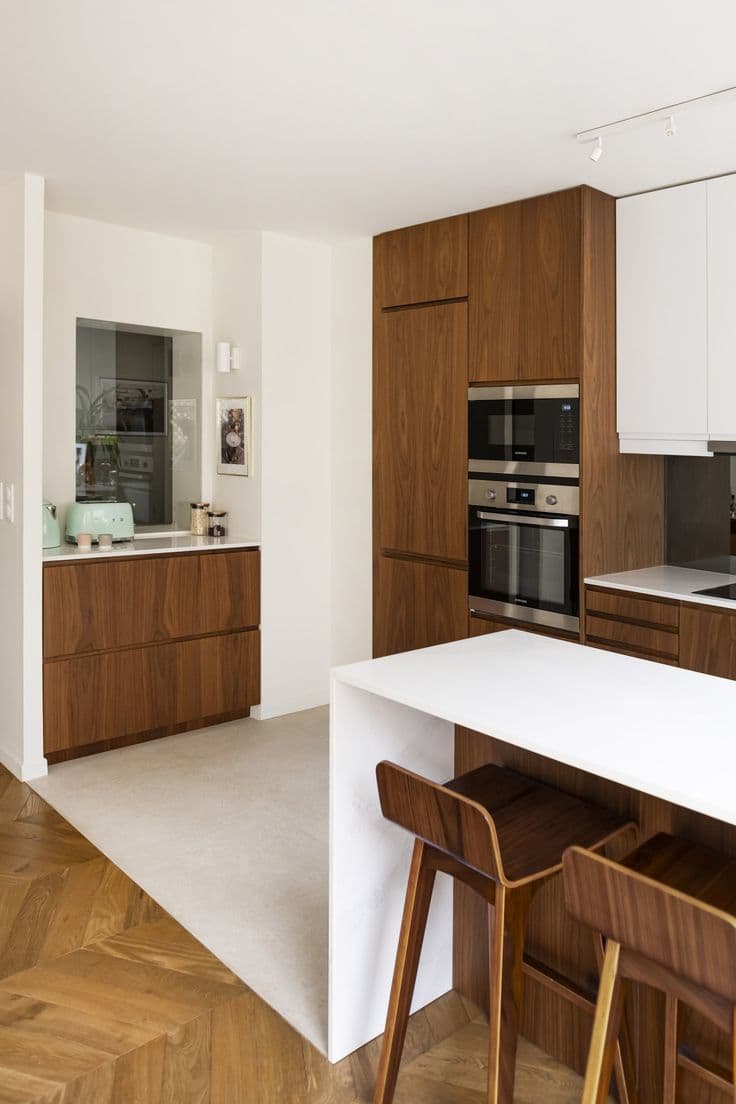 Cuisine en U — Plan de travail clair — visuel 4