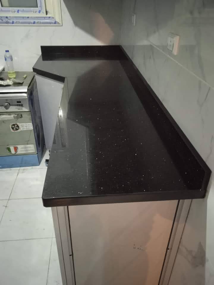 Plan de travail en granit noir brillant — visuel 2
