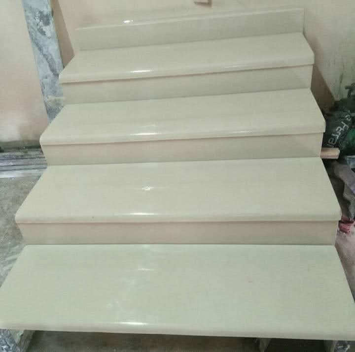 Escalier en marbre — Style contemporain