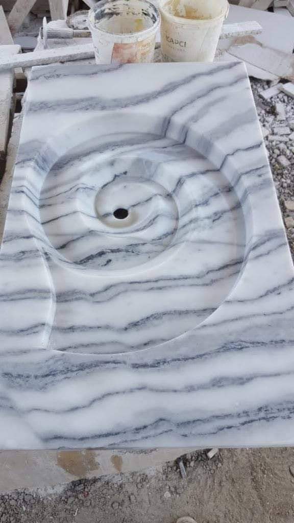 Salle de bain en marbre de luxe — visuel 4