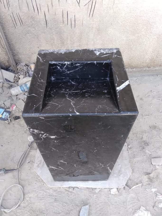 Vasque monobloc en pierre noire